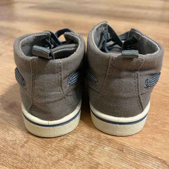 OshKosh B'gosh Toddler Boy's Gray Sneakers - EUC Size 8 - Picture 6 of 7